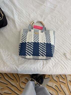 LILLY PULITZER FANNING TOTE WOVEN LOW TIDE NAVY WHITE AND GOLD 168 - .fr
